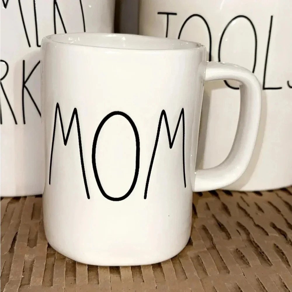 Rare RAE DUNN Coffee/Tea Mug/Cup “MOM” Collectible M MAGENTA white/black - Picture 2 of 5